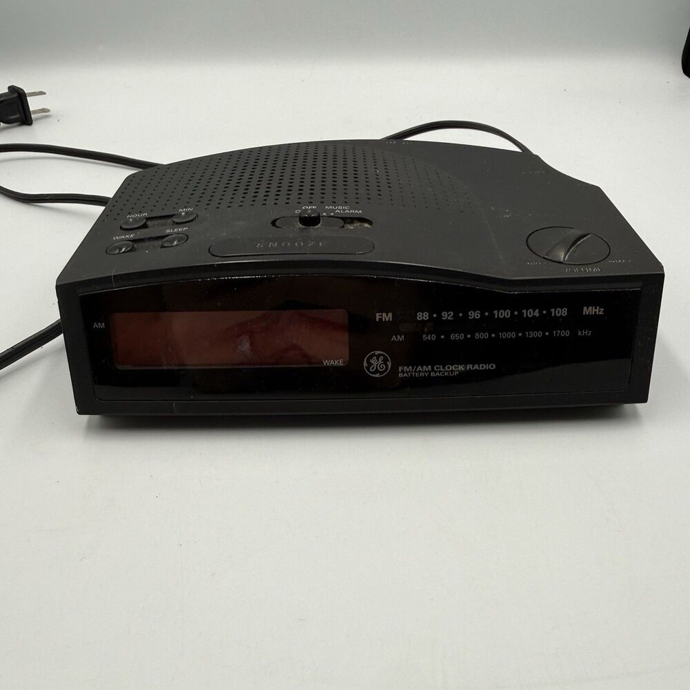 GE 7-4813B Digital Red LCD AM/FM Alarm Clock Radio Tested Working Plug/battery.